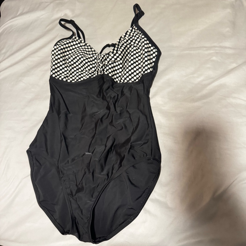 Nyguard Collection black‎ one piece swim suit size 12